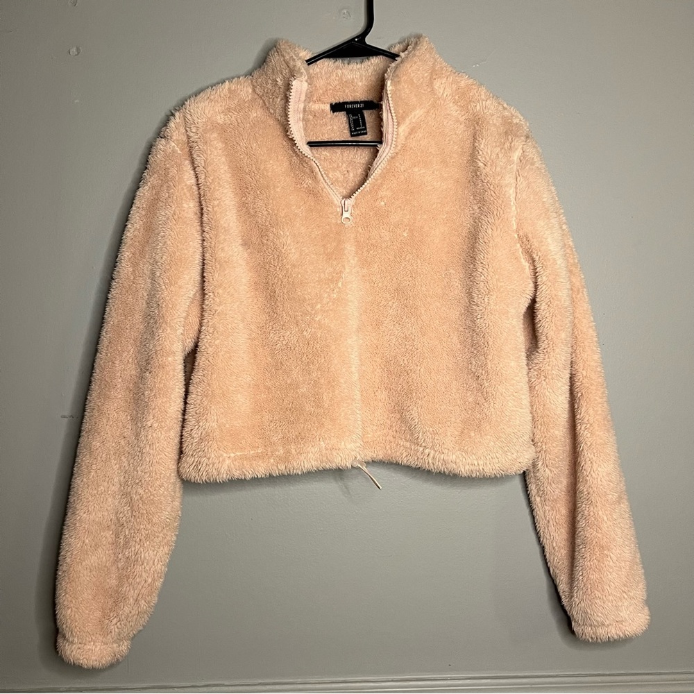 Size small FOREVER 21 cropped fuzzy quarter zip